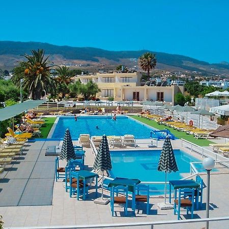 Niriides Beach Hotel プサリビ エクステリア 写真