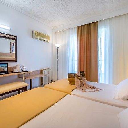 Niriides Beach Hotel プサリビ エクステリア 写真