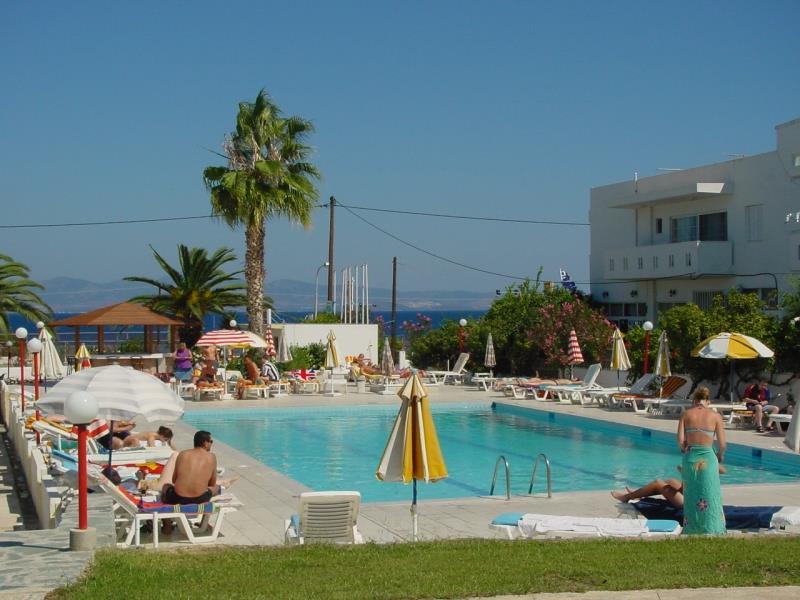Niriides Beach Hotel プサリビ エクステリア 写真