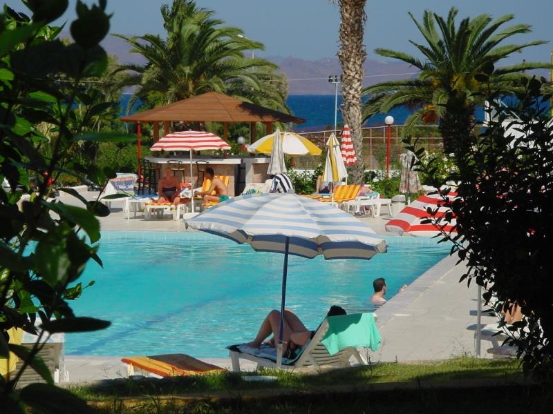 Niriides Beach Hotel プサリビ エクステリア 写真