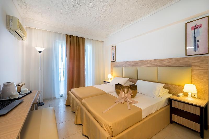 Niriides Beach Hotel プサリビ エクステリア 写真